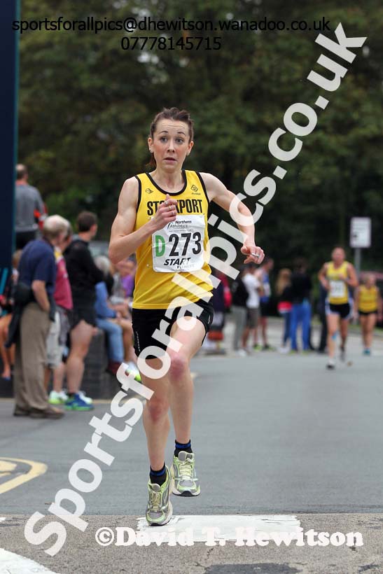 Senior womens Northern 4 Stage Road Relay, Warrington. Photo: David T. Hewitson/Sports for All Pics